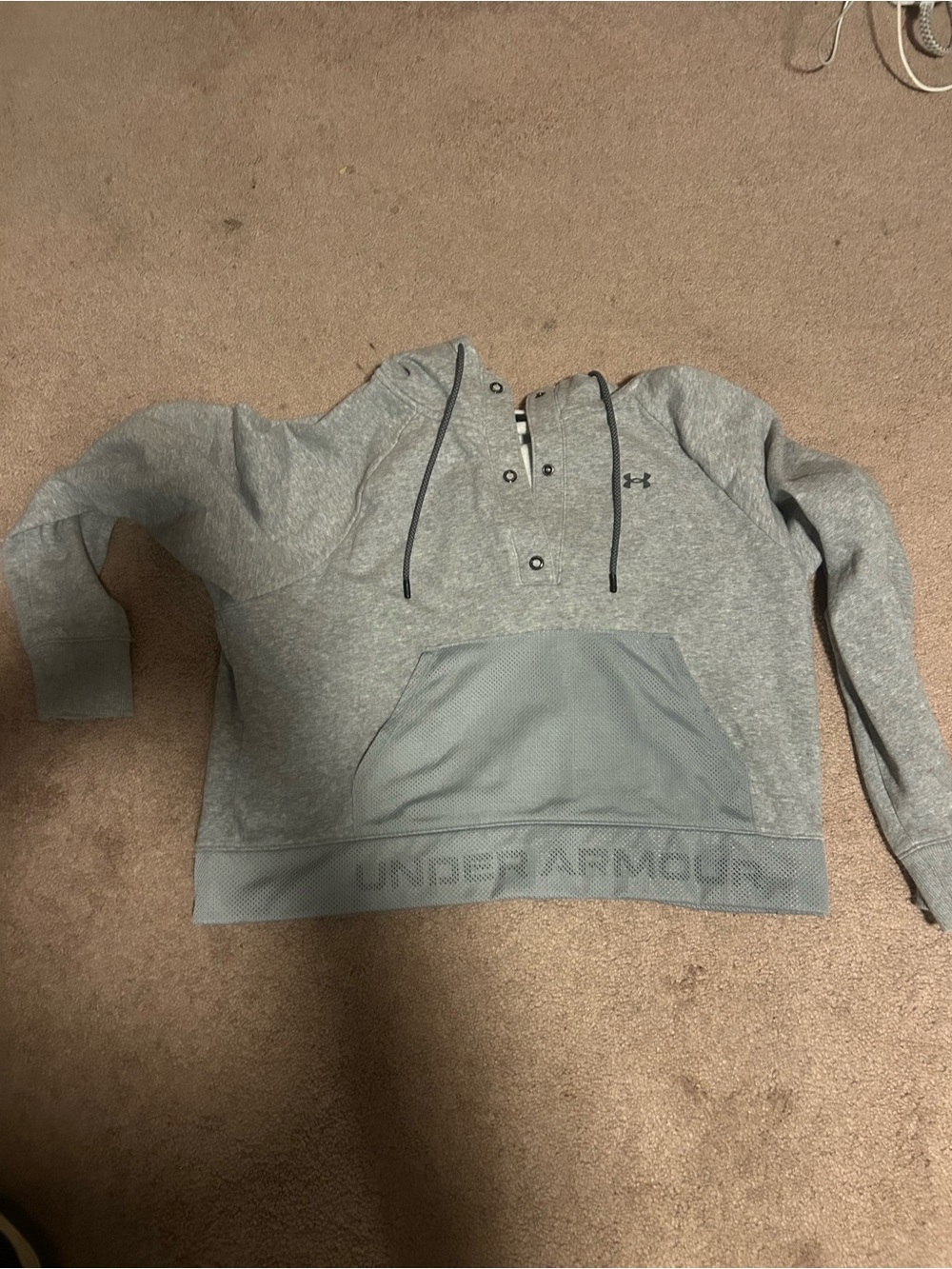 Under Armour Women's Light Gray Pullover cropped Hoodie Sweater